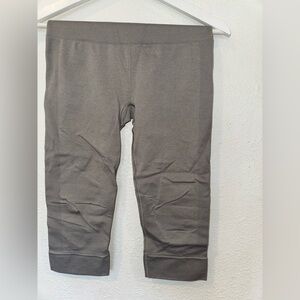 Lululemon Athletica Gray Capri Leggings